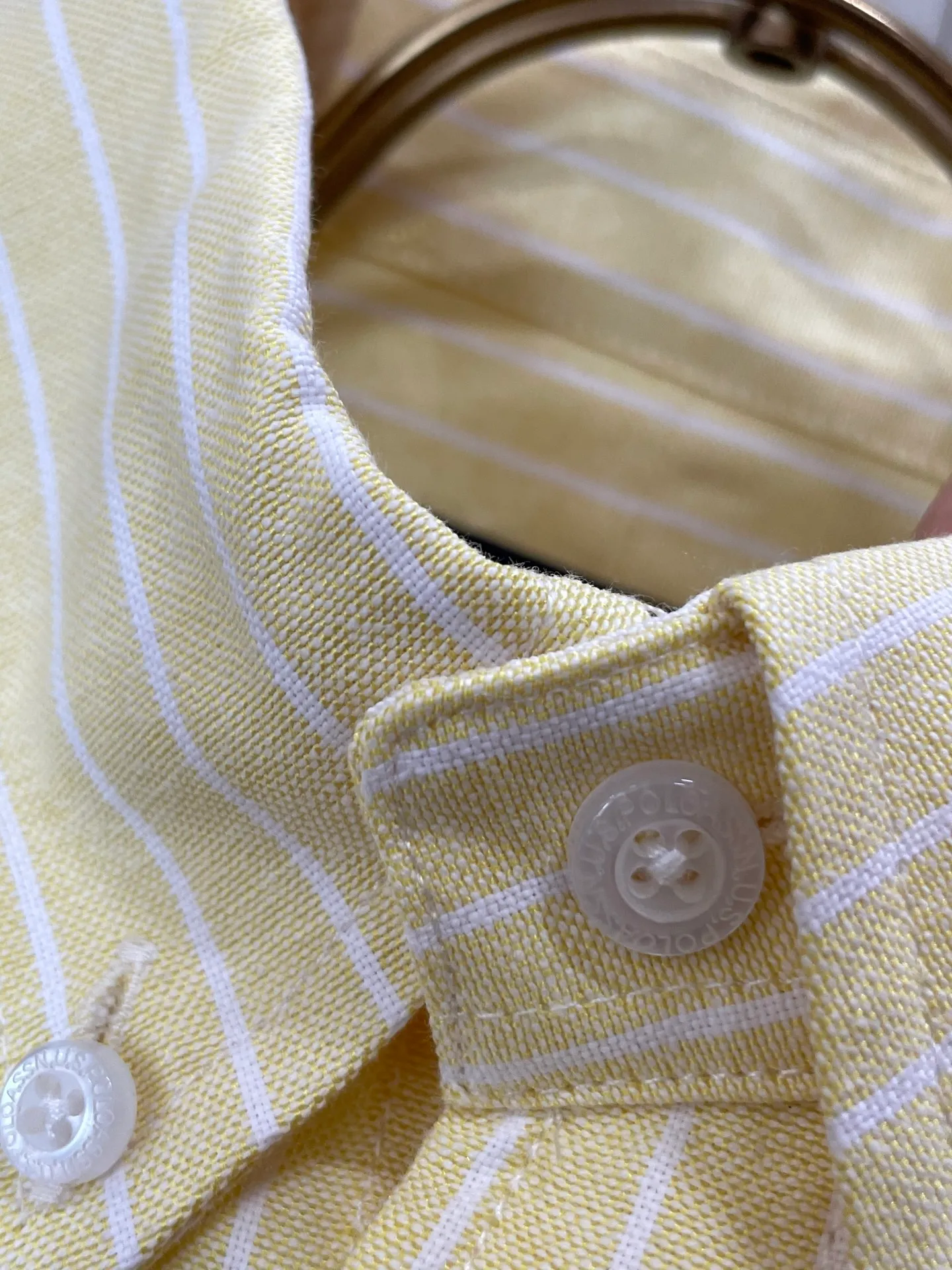 P220 🌸🌸🌸 POLO Ralph Lauren [High Quality] Classic shirt! The classic casual shirt made of pure cotton Oxford cloth has a unique design. It has a simple, clean and classic silhouette design. It is a versatile style that can be switched at will. The fabric feels soft and delicate, highly breathable, and is close to the skin and comfortable to wear. It can be worn alone as an inner layer. Its versatile performance is beyond your imagination! The upper body of the ready-to-wear is simple and classic yet elegant! Size:M-XXL